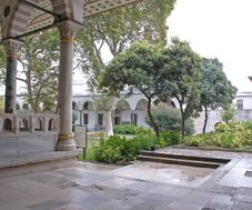 Topkapi Palace courtyard